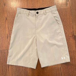 Under Armour Golf boys shorts Size 12